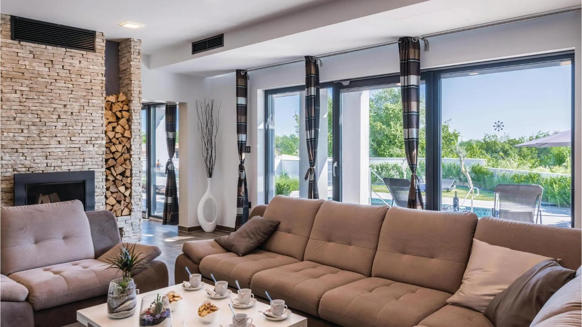 Cozy Home In Galizana With Kitchen