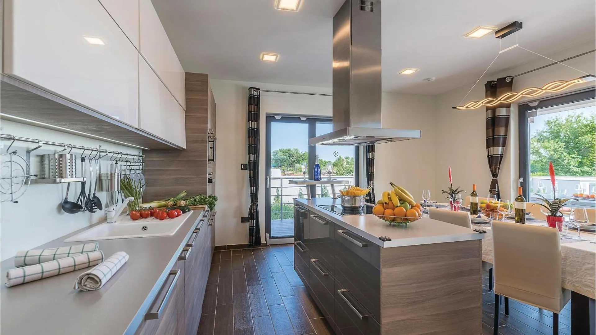 Cozy Home In Galizana With Kitchen