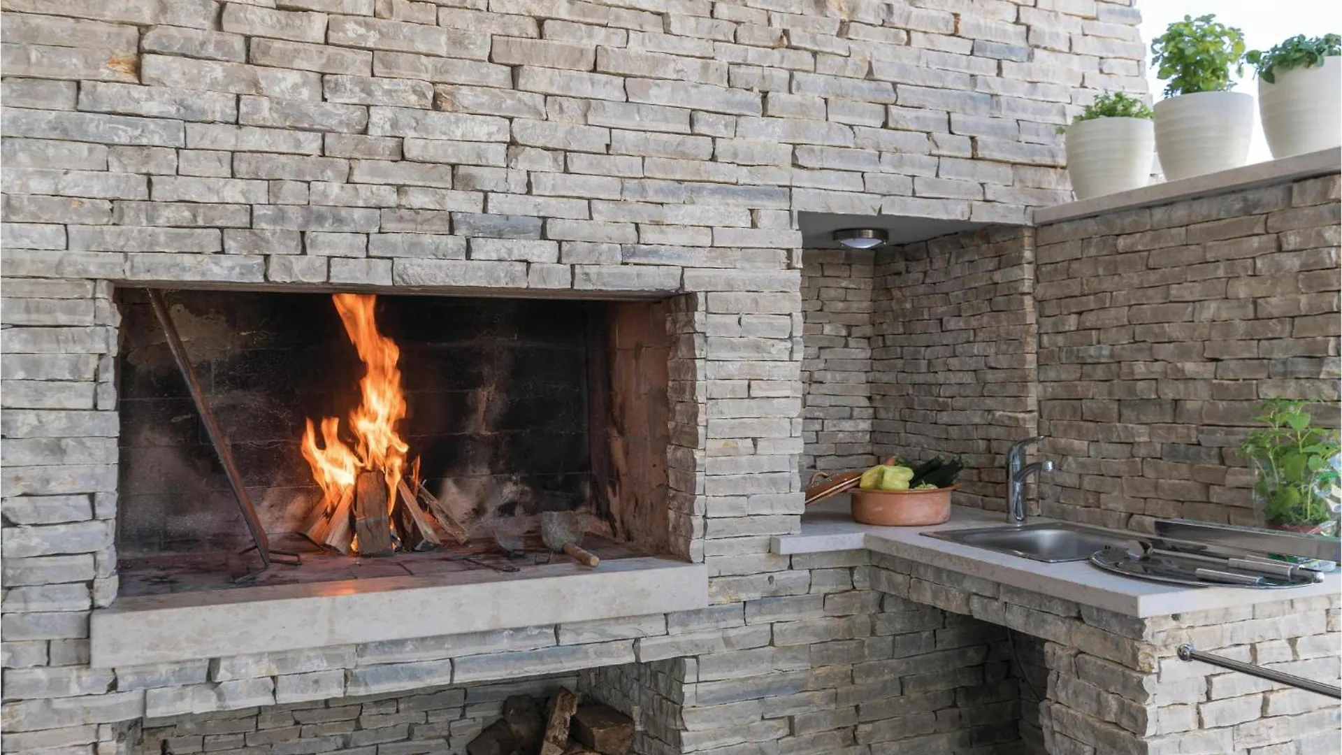 Cozy Home In Galizana With Kitchen Holiday home